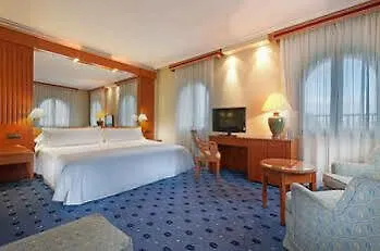 Tryp Sevilla Macarena Hotel